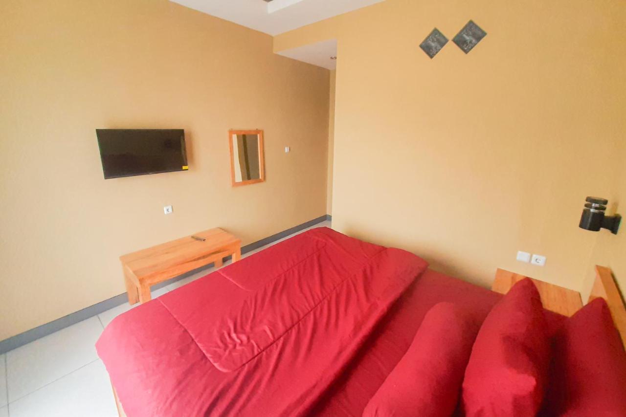 Delvia Bromo Homestay Mitra Reddoorz Pasuruan Kültér fotó
