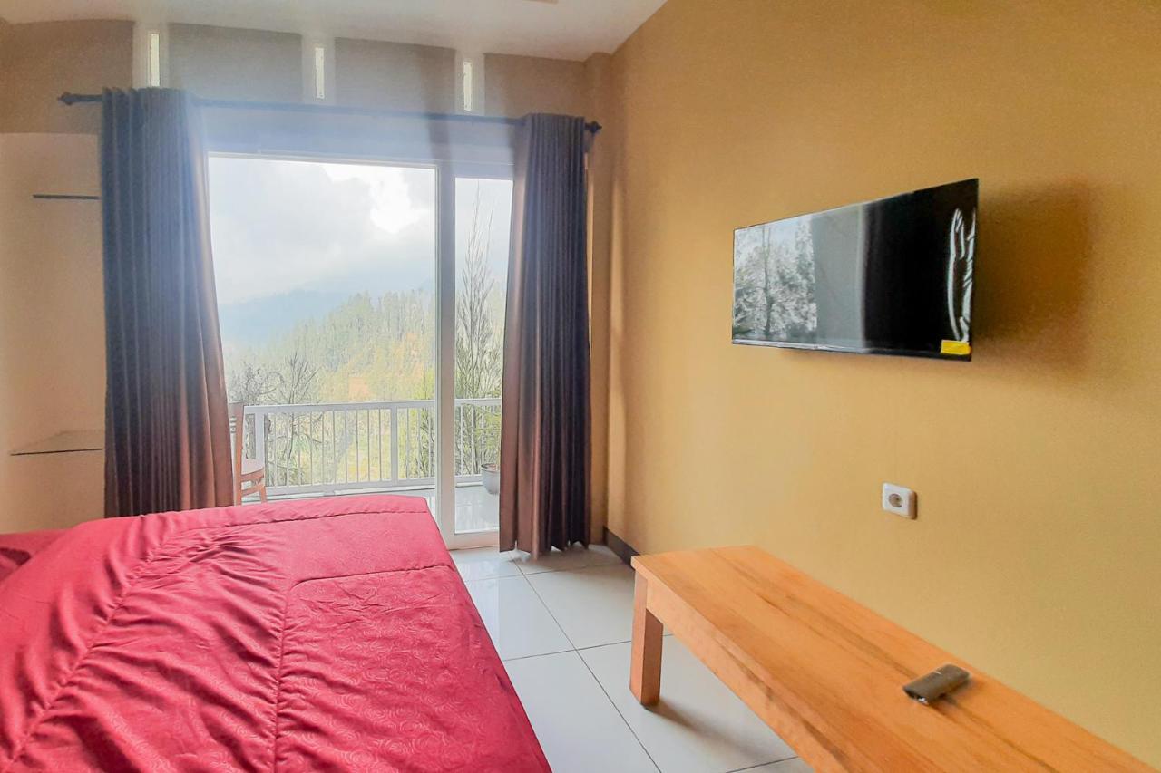 Delvia Bromo Homestay Mitra Reddoorz Pasuruan Kültér fotó